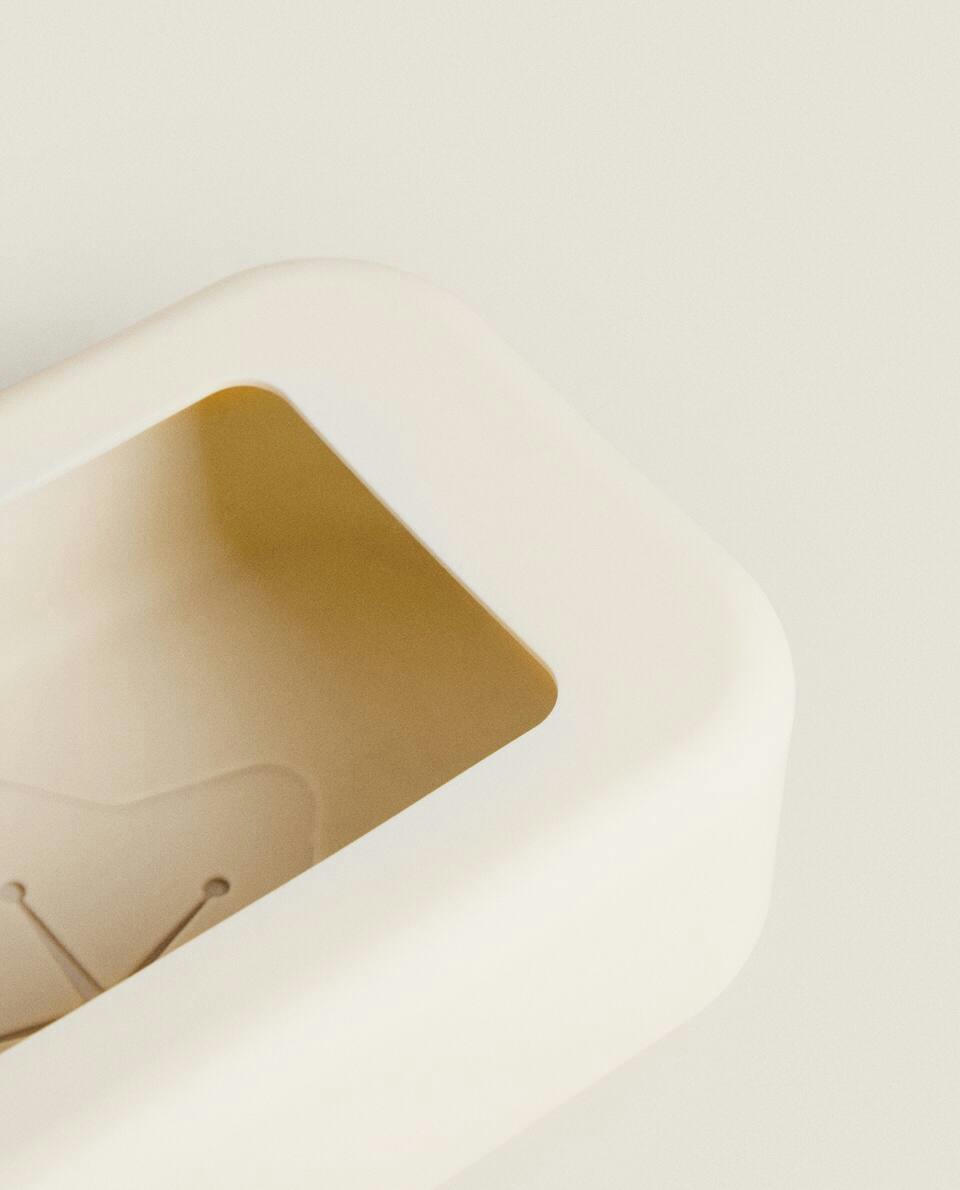 SILICONE STAR CASE FOR WIPES