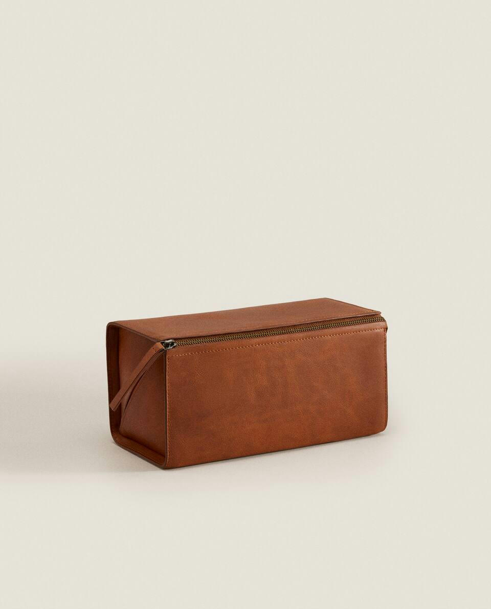 LARGE RIGID LEATHER TOILETRY BAG