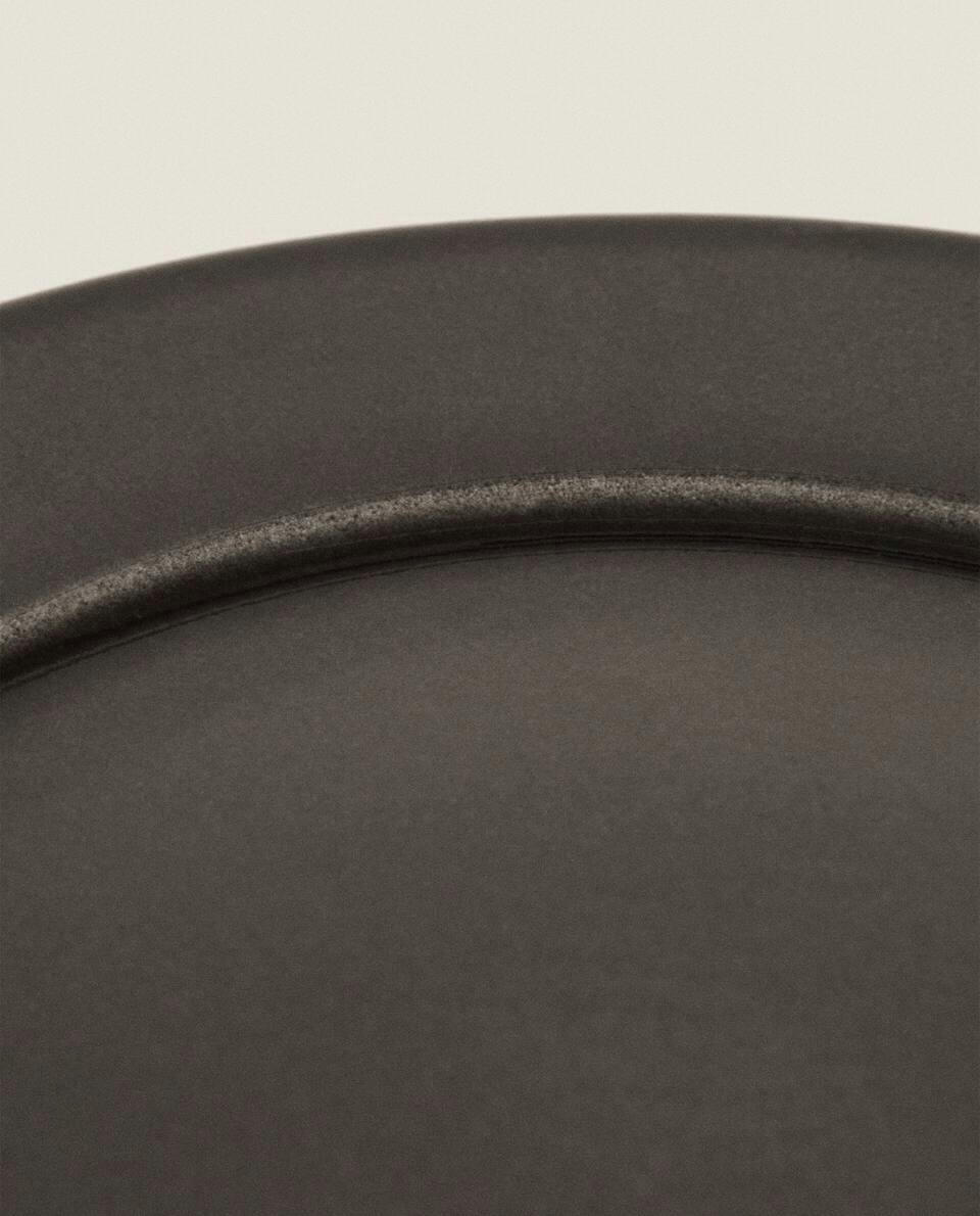 BLACK STONEWARE TABLEWARE