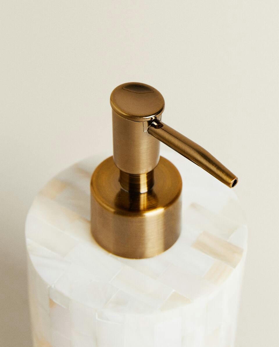 MOTHER-OF-PEARL BATHROOM SET