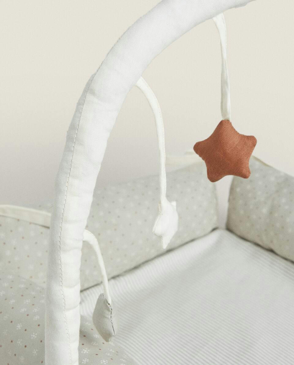 CHILDREN’S TOY GYM