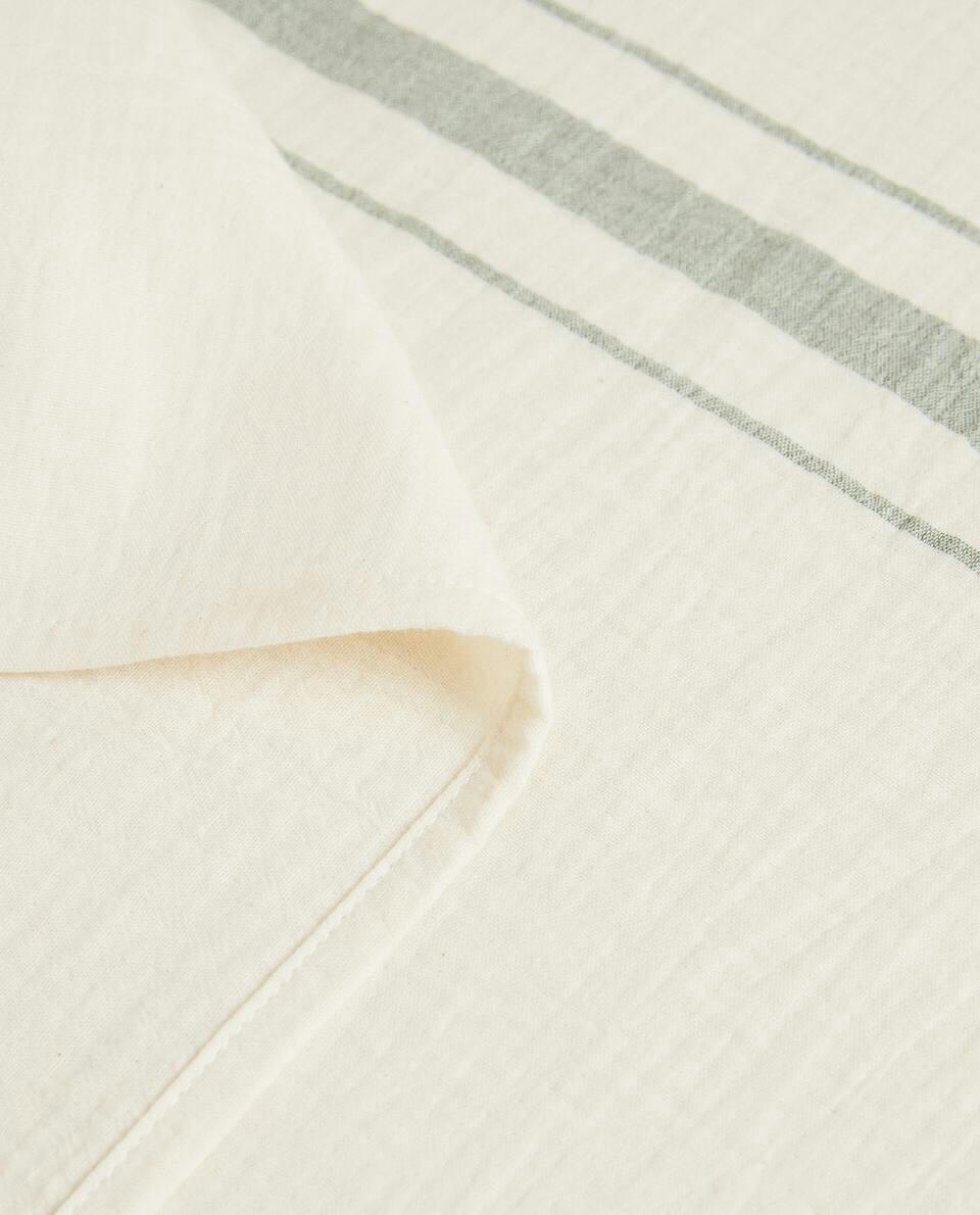 LIGHTWEIGHT STRIPED BLANKET