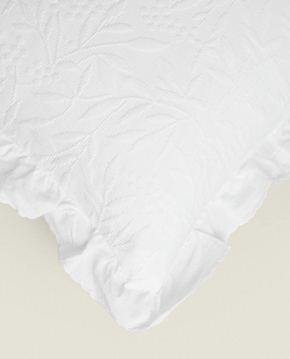RUFFLE CUSHION COVER