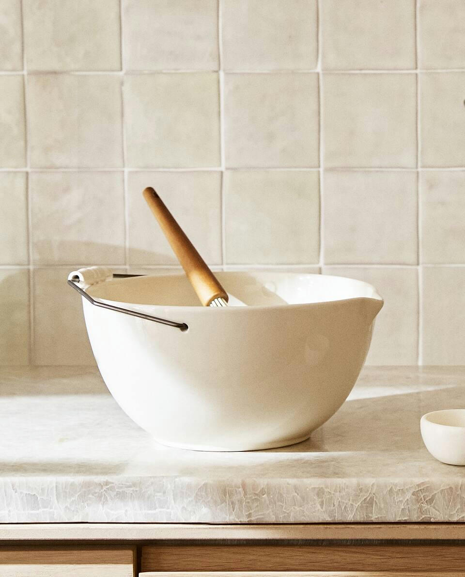STONEWARE MIXING BOWL