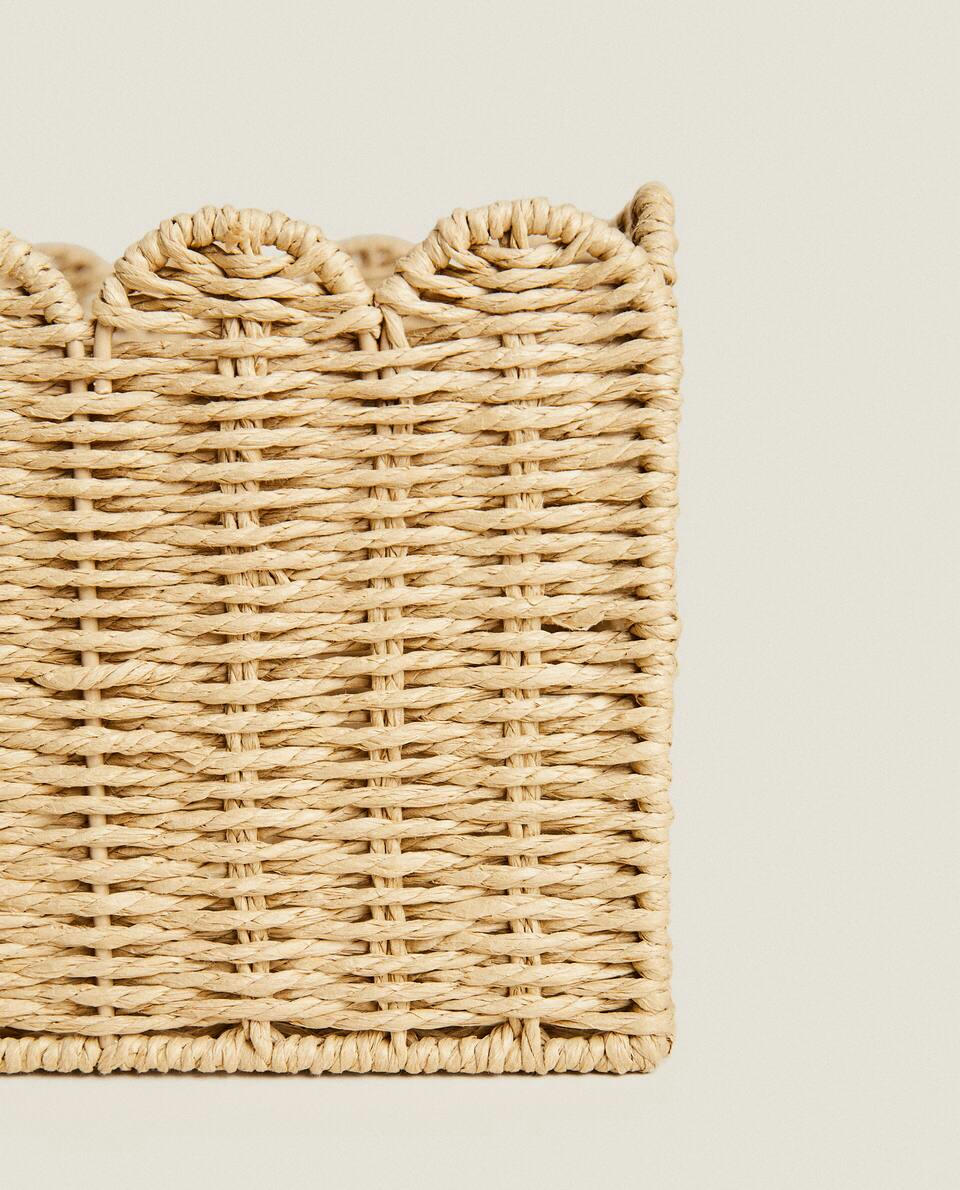 LARGE SCALLOPED BASKET