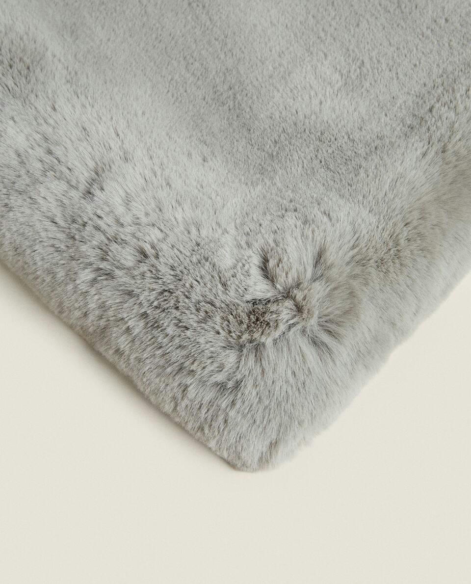 FAUX FUR BLANKET