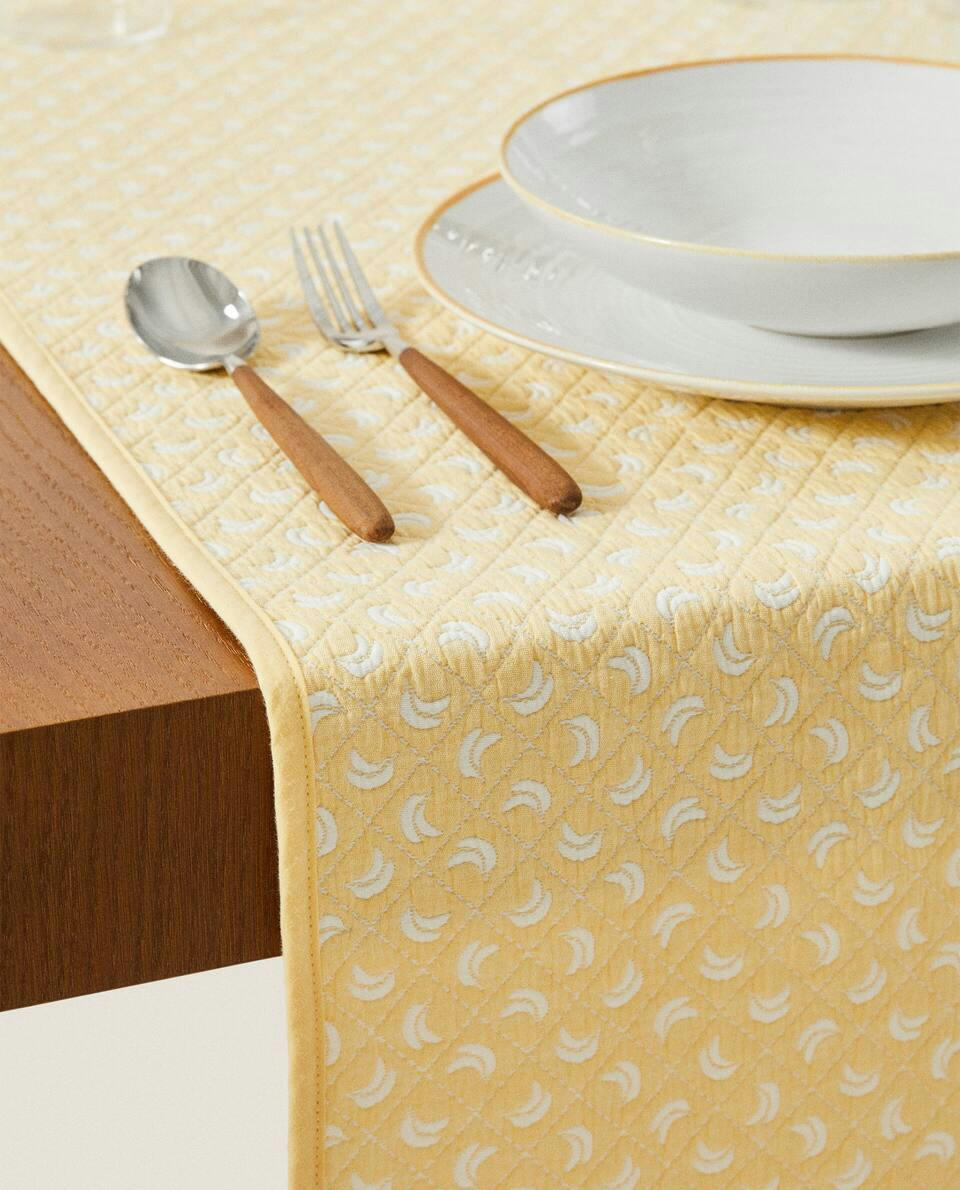 COTTON TABLE RUNNER WITH BANANA DETAIL