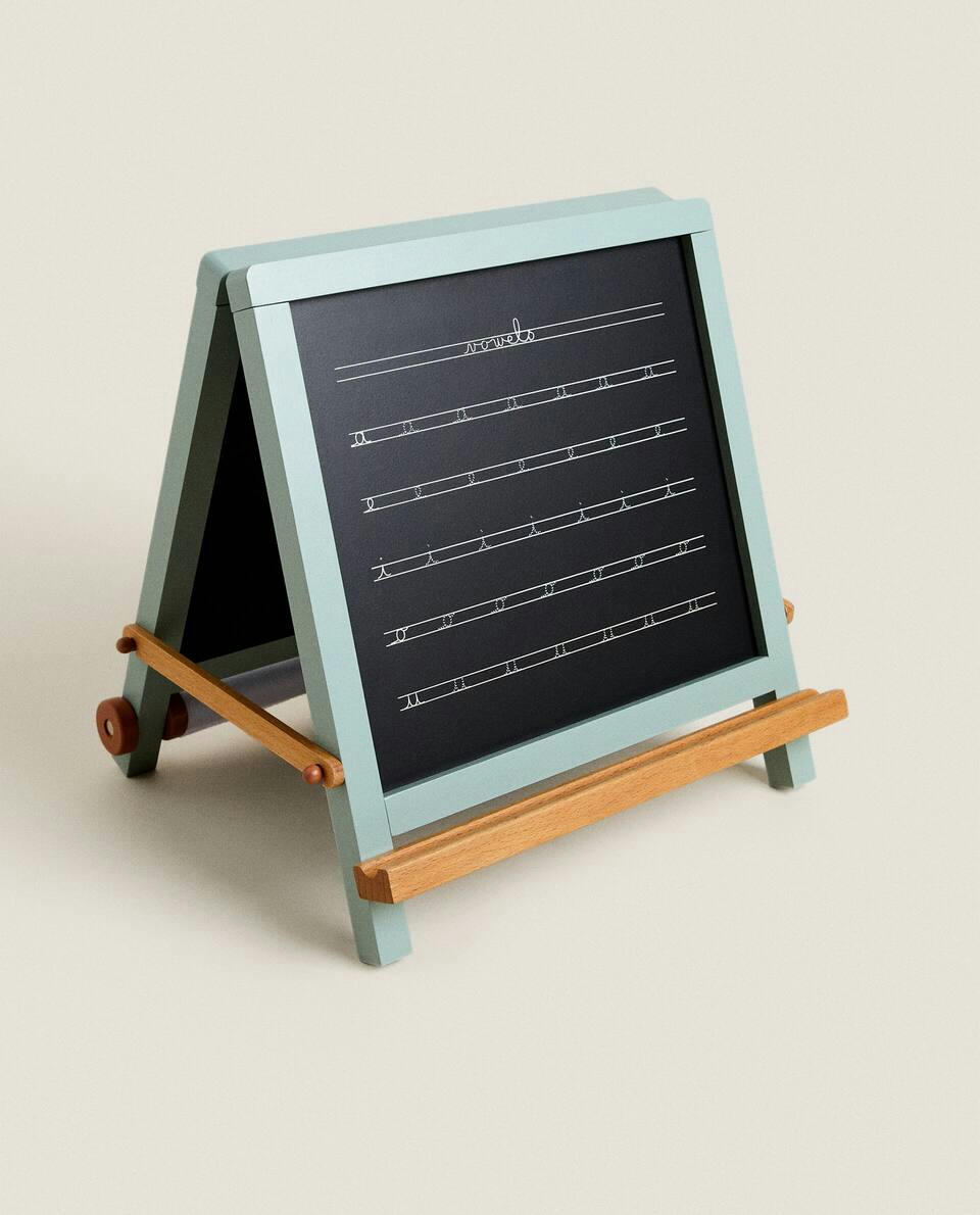 TOY WOODEN BLACKBOARD