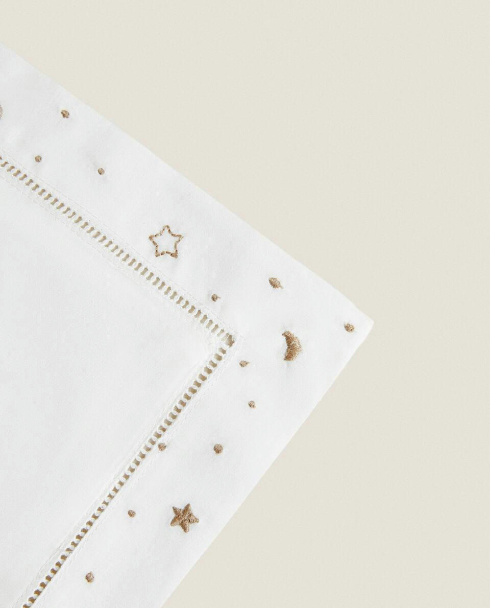 EMBROIDERED MOON AND STAR FLAT SHEET SET