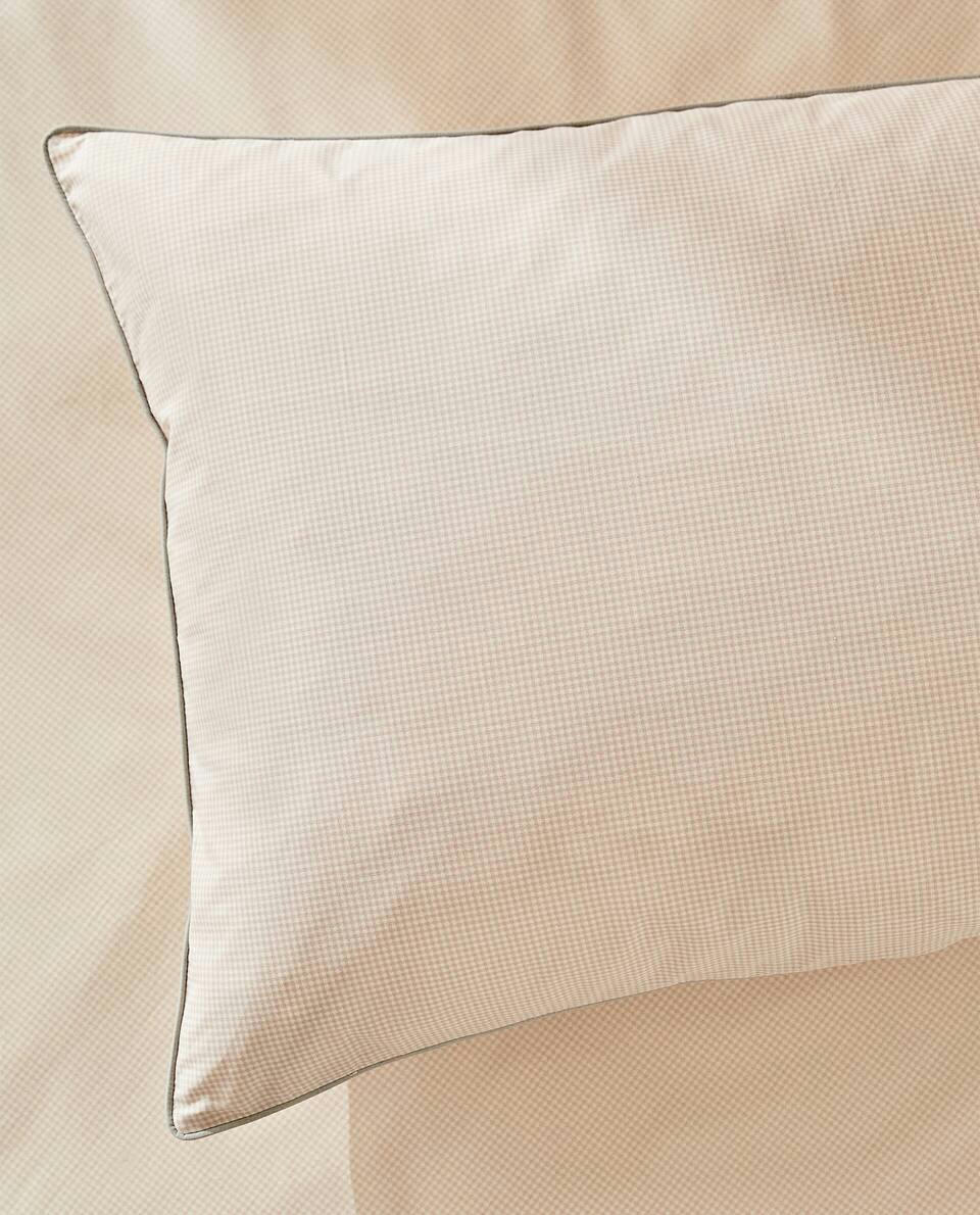 GINGHAM PRINT PILLOWCASE
