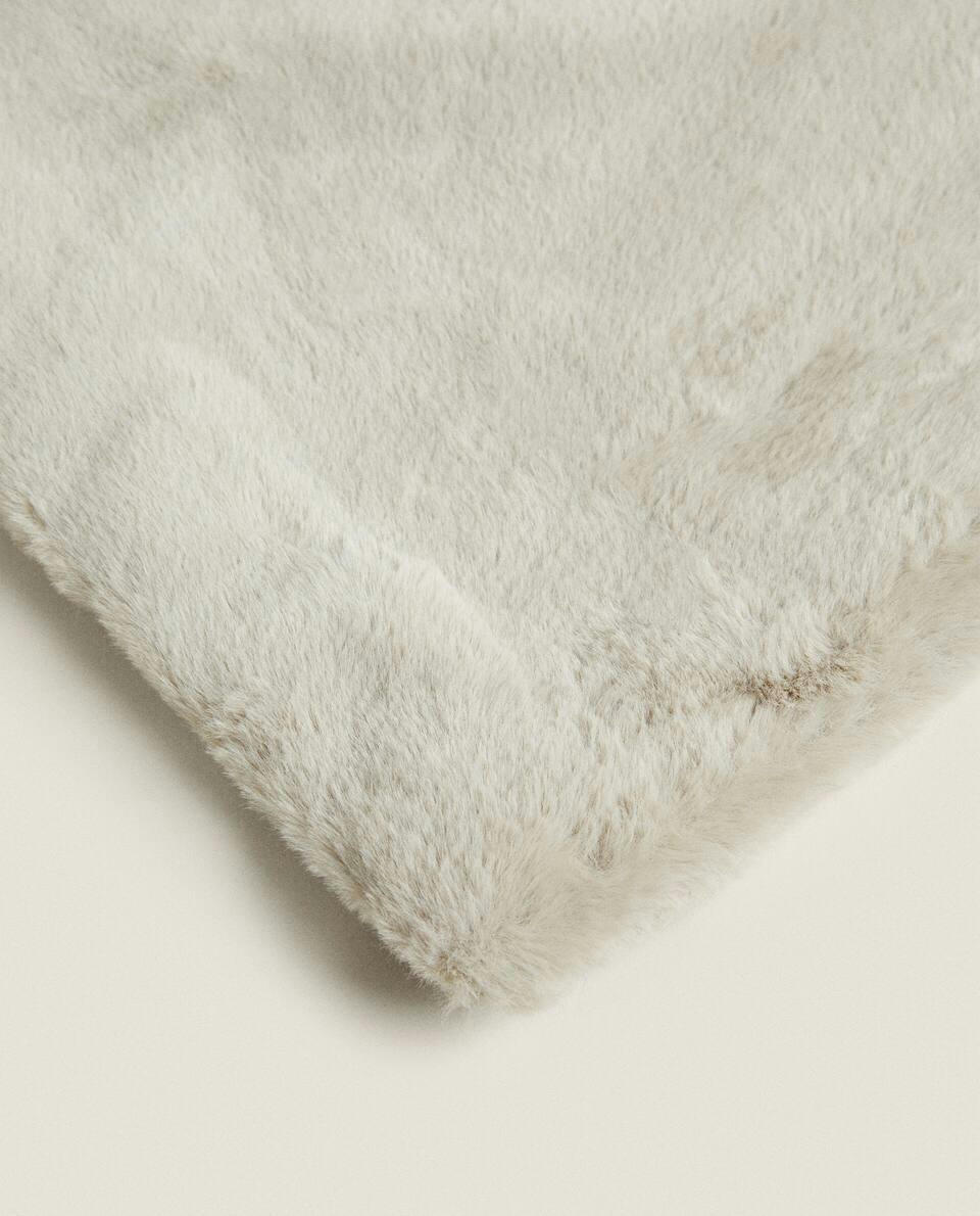 FUR BLANKET