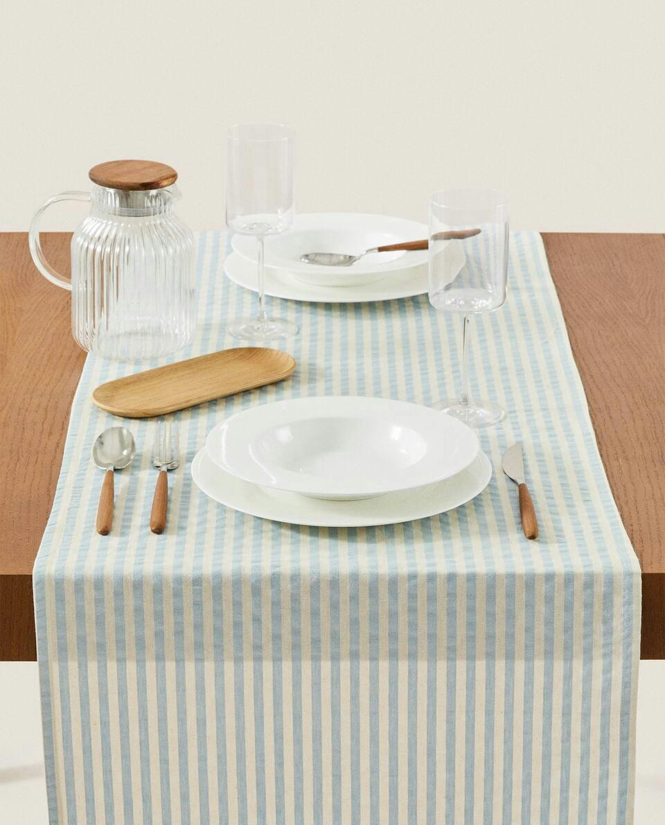 STRIPED TABLE RUNNER