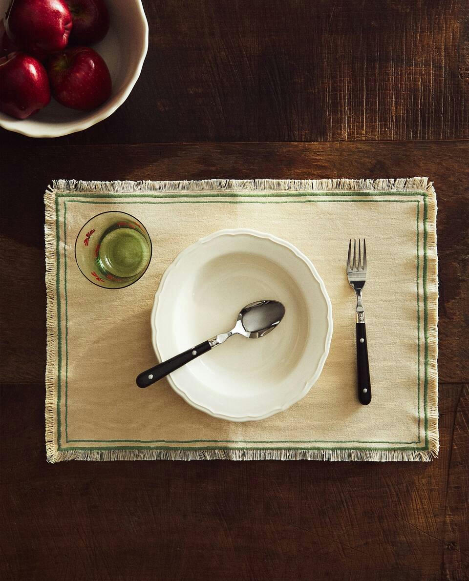 COTTON PLACEMAT WITH FRINGING