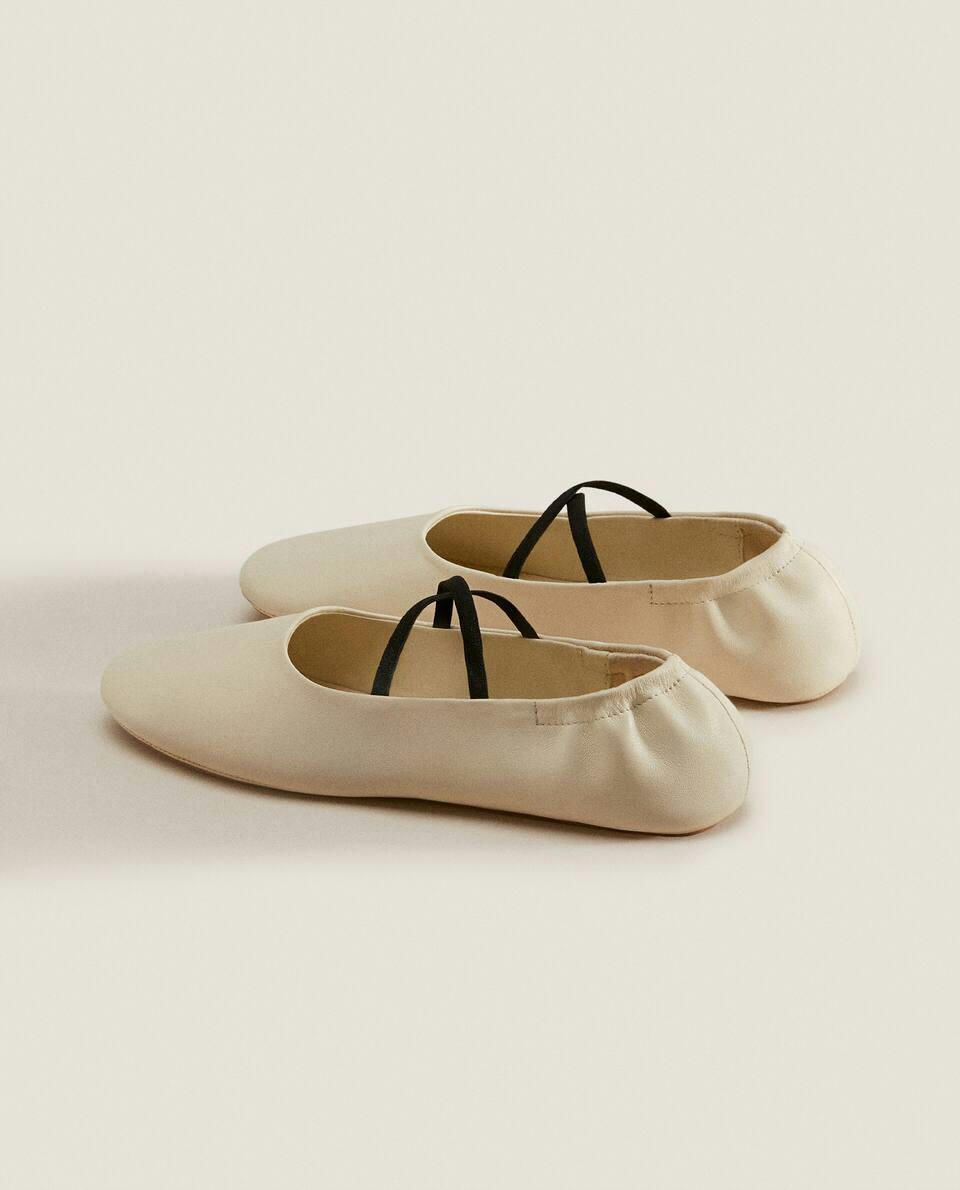LEATHER BALLERINAS WITH A HIGH VAMP