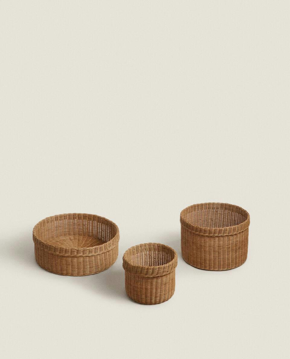 RATTAN BASKETS WITH FOLD-OVER EDGE