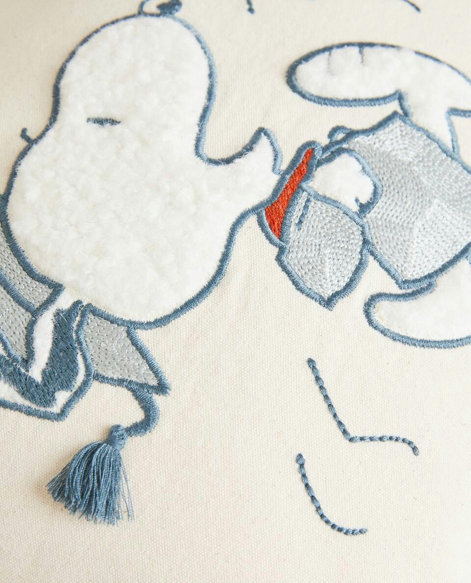 PEANUTS? CUSHION COVER WITH TASSELS