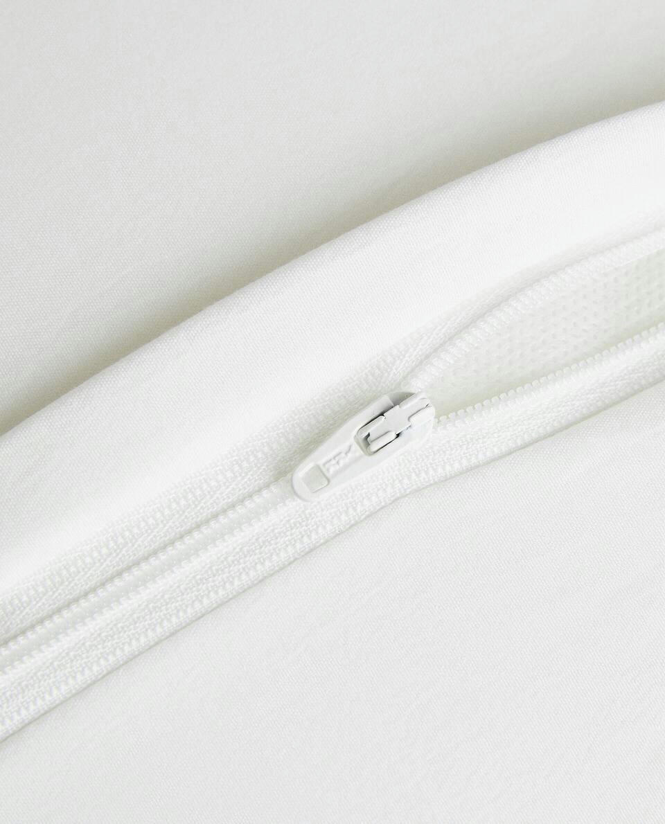 TEXTURED CUSHION COVER WITH LINEN BORDER