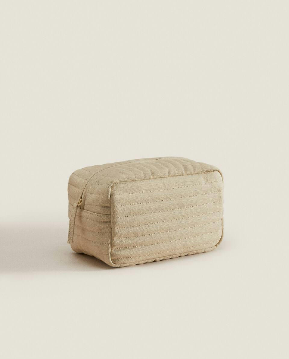 QUILTED LINEN TOILETRY BAG