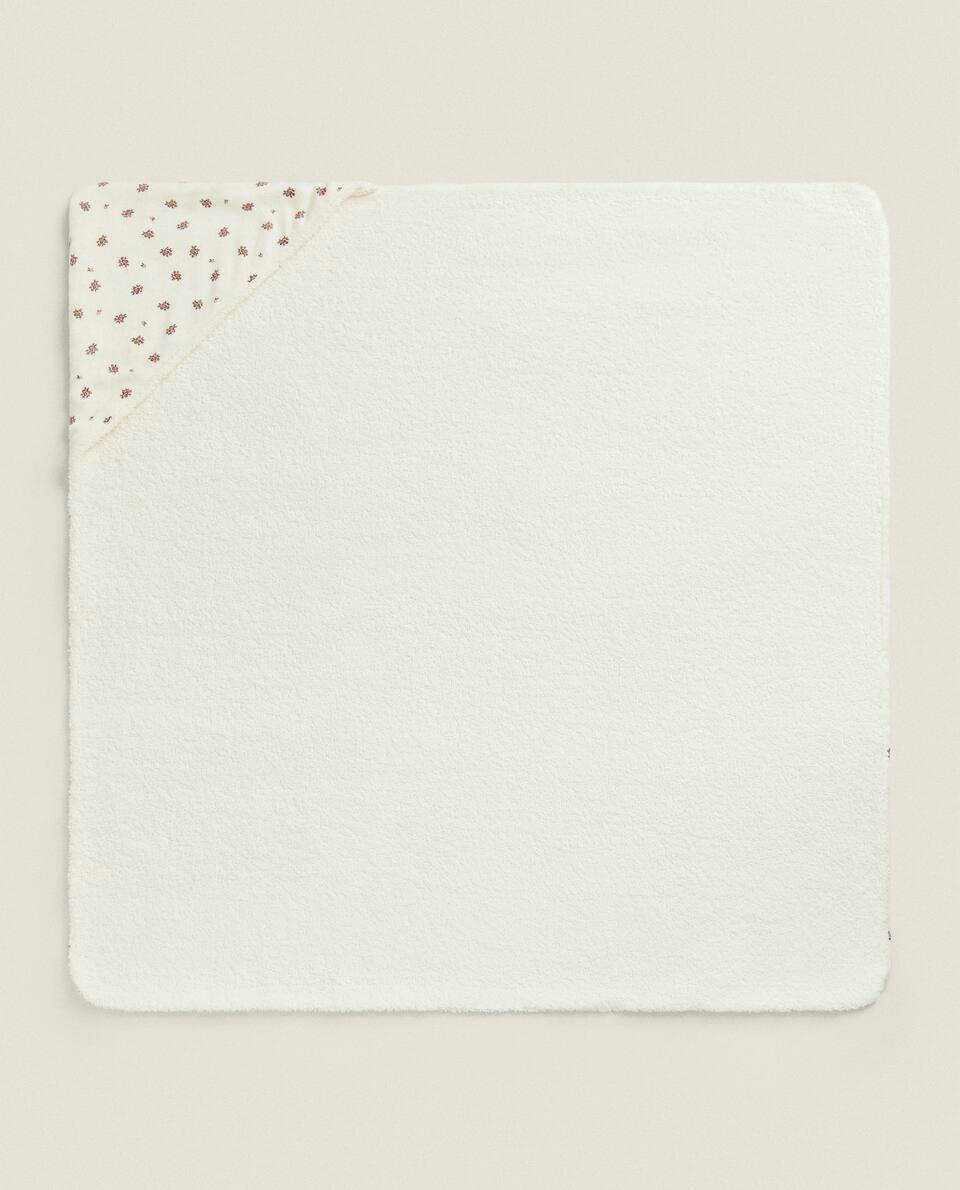 CHILDREN'S FLORAL PRINT HOODED TOWEL