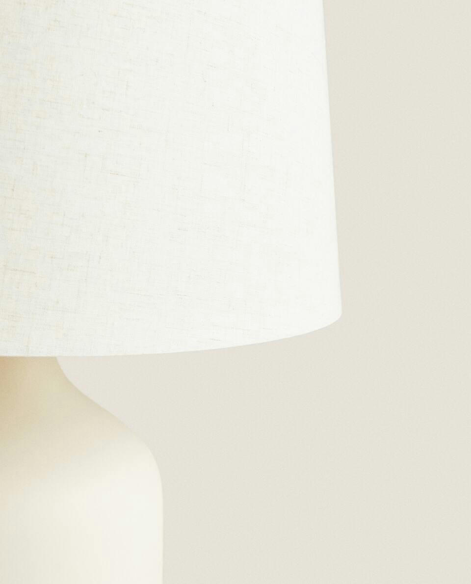 WHITE CERAMIC BASE LAMP