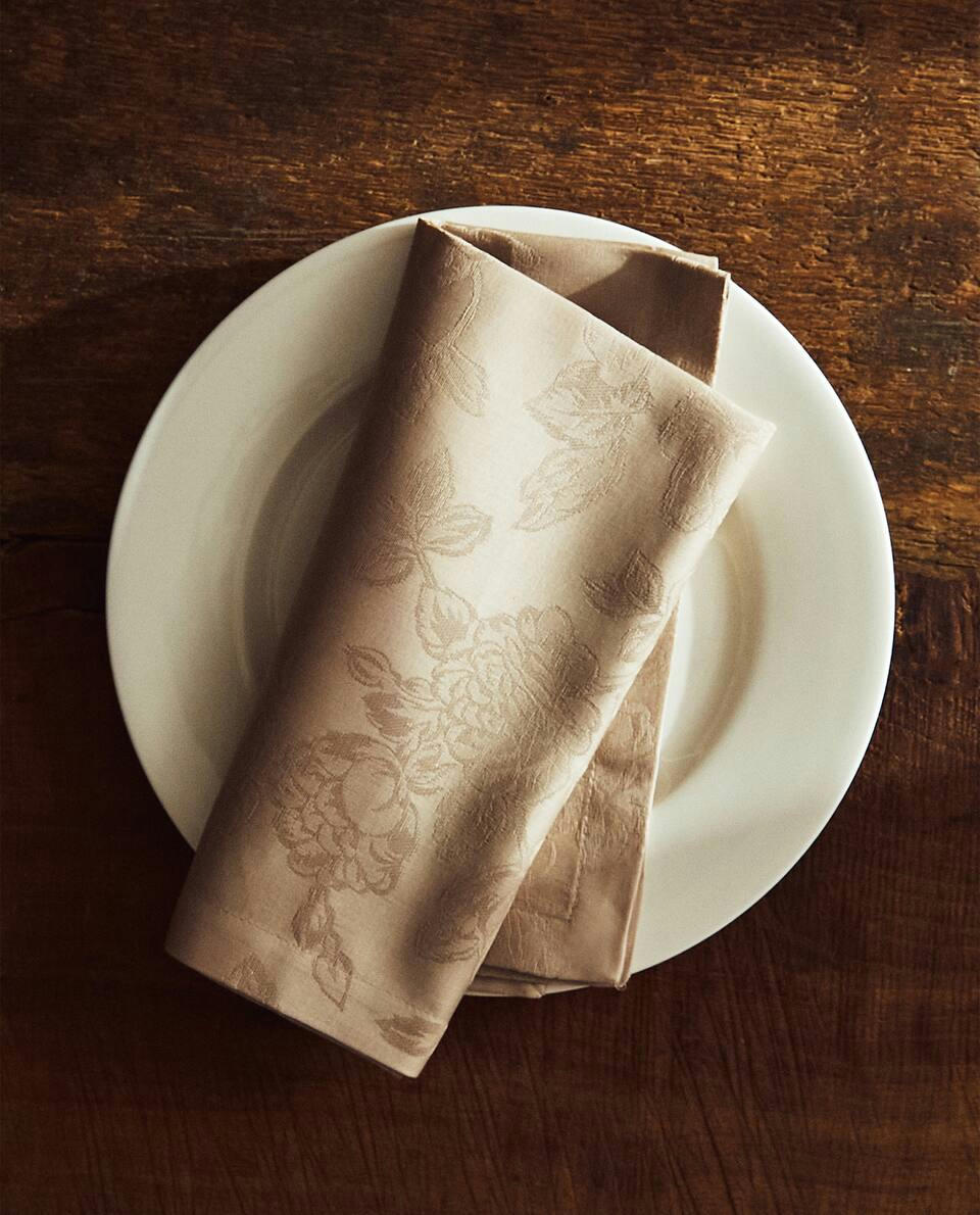 FLORAL JACQUARD NAPKINS (PACK OF 2)
