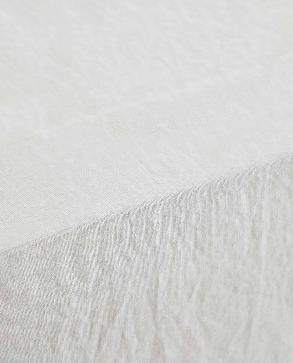 TABLECLOTH 01