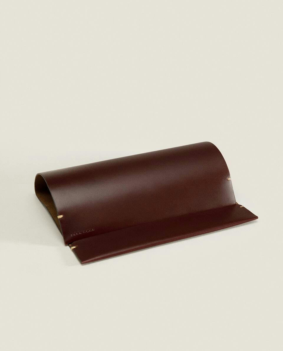 LEATHER BOOK COVER WITH TOPSTITCHING