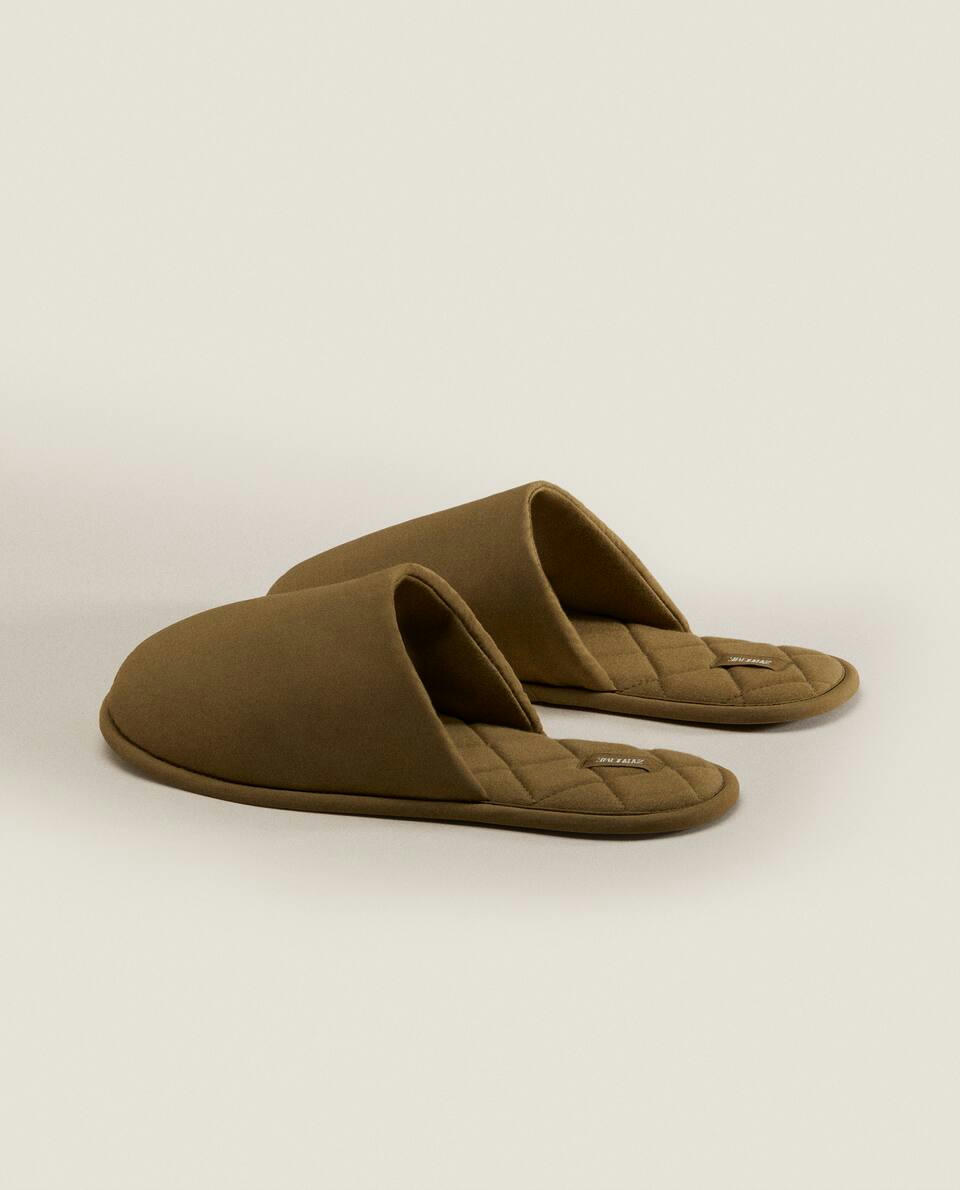 QUILTED SLIPPERS