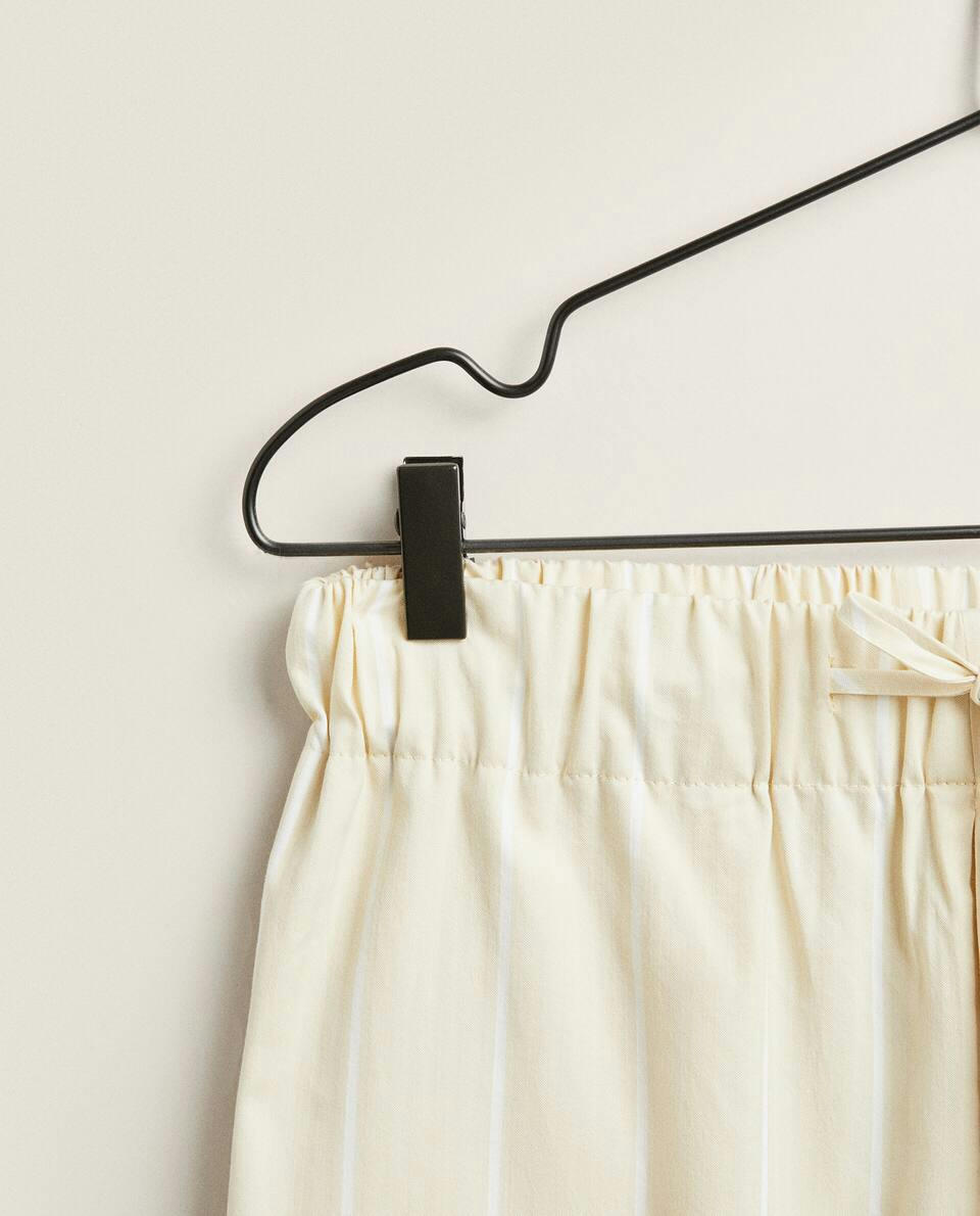 TROUSERS WITH THIN STRIPES