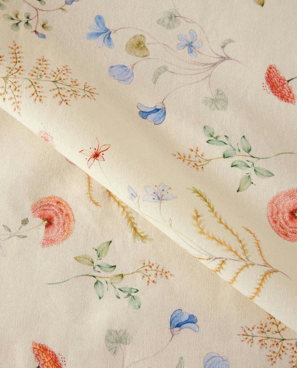 FLORAL PRINT TABLECLOTH
