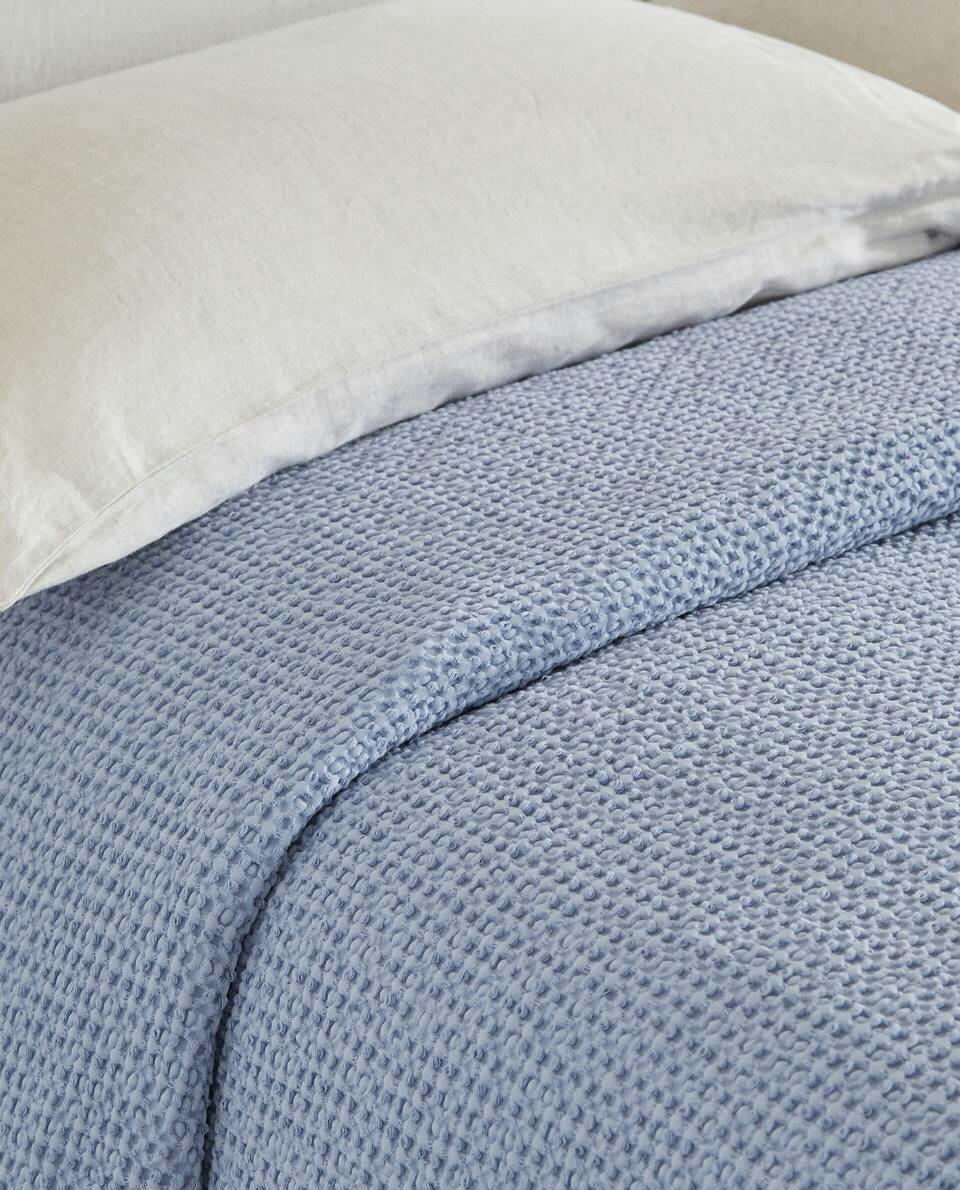 WAFFLE KNIT BEDSPREAD