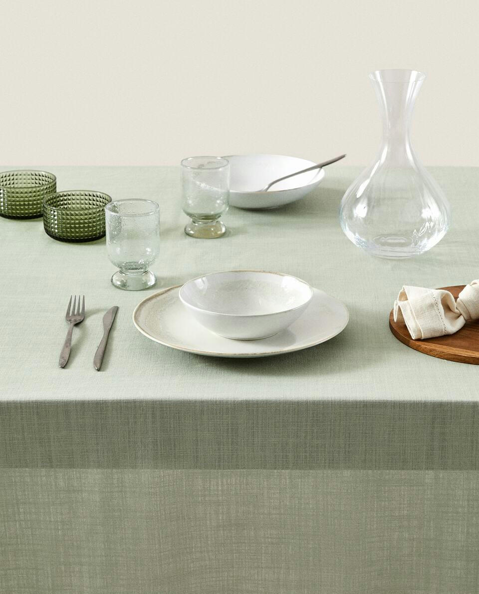 HEMSTITCHED TABLECLOTH