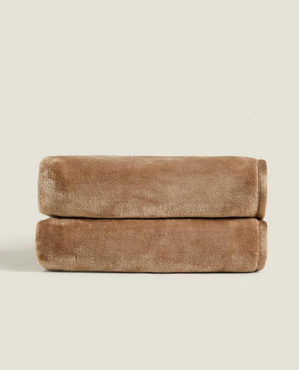 PLAIN FLEECE BLANKET