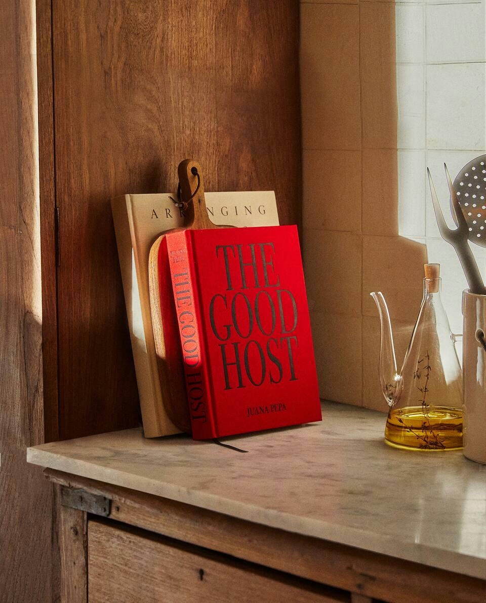 THE GOOD HOST JUANA PEPA