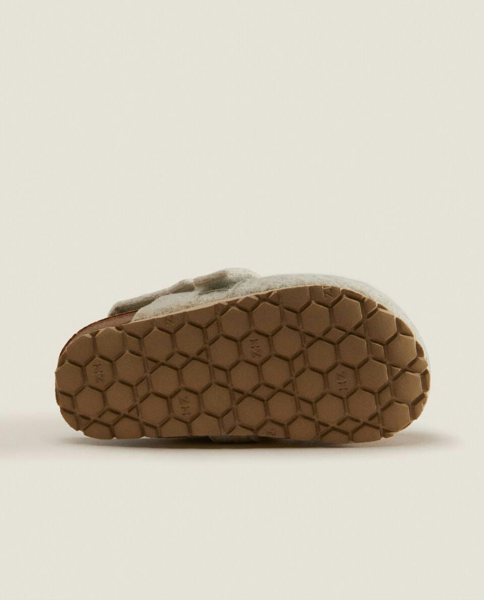 FELT CLOGS WITH BACK STRAP