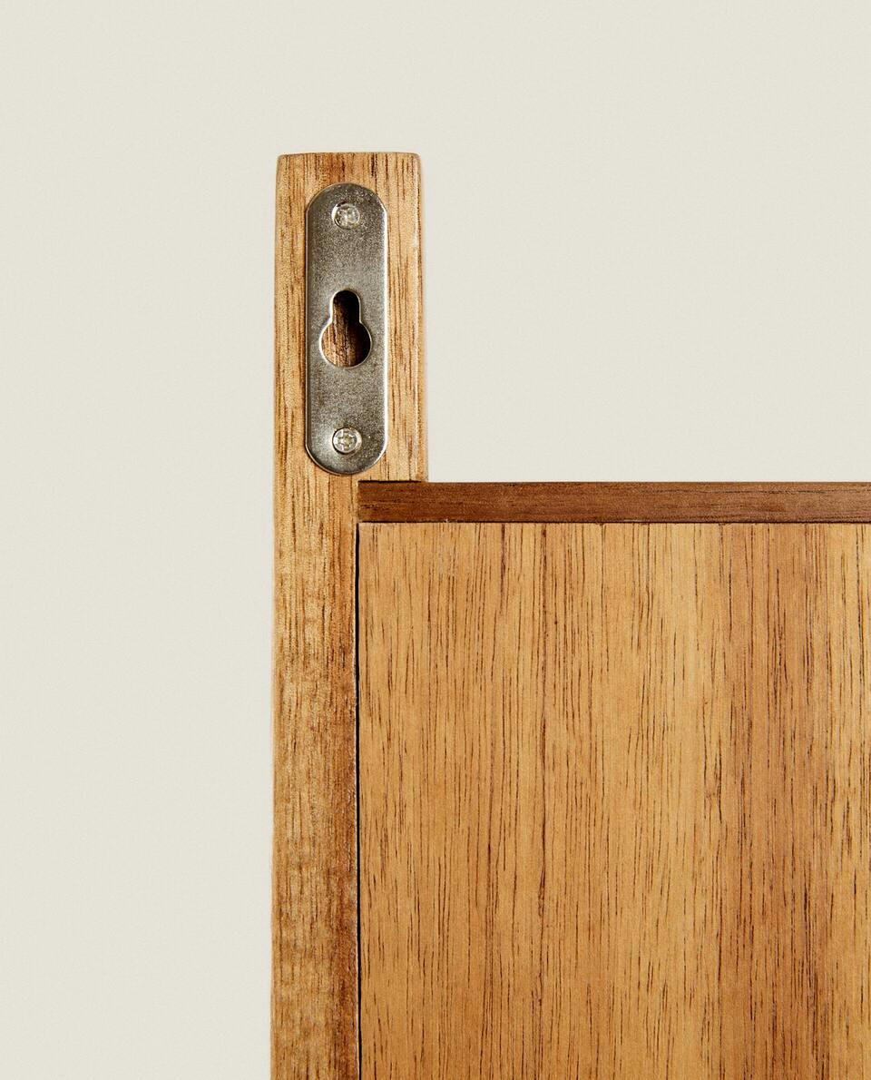 WOODEN VERTICAL MIRROR WITH STAND