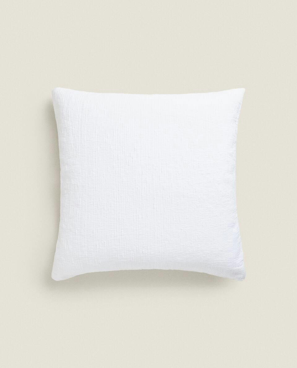 PILLOWCASE WITH RAISED QUILT BEDSPREAD EFFECT