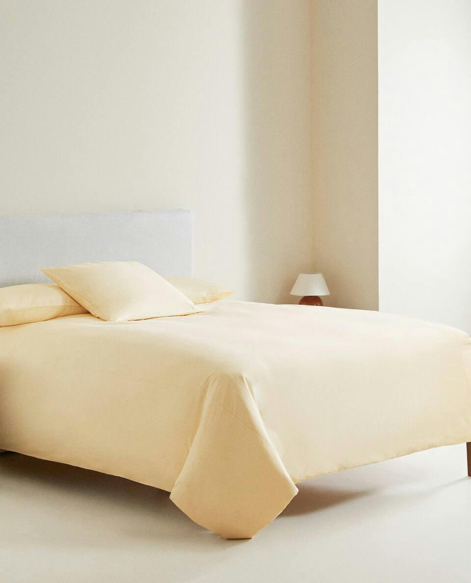 PLAIN-COLOURED DUVET COVER