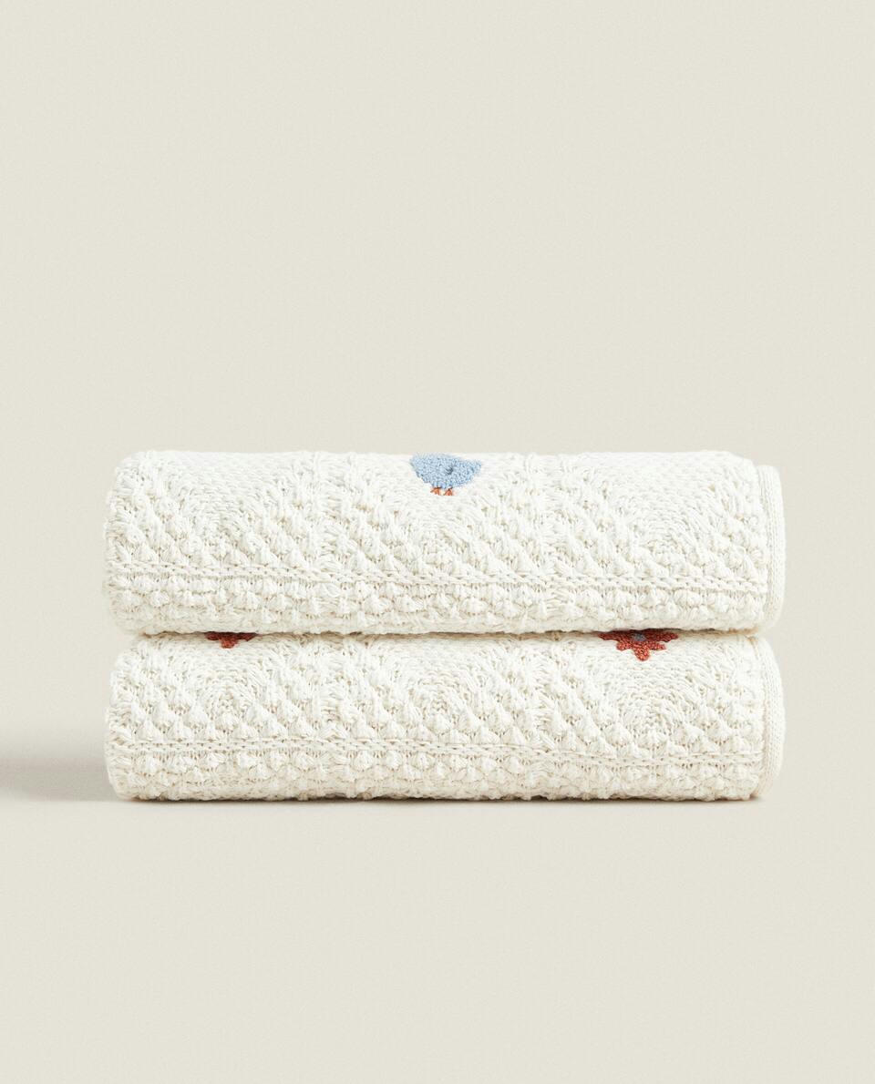 FLORAL CROCHET BLANKET