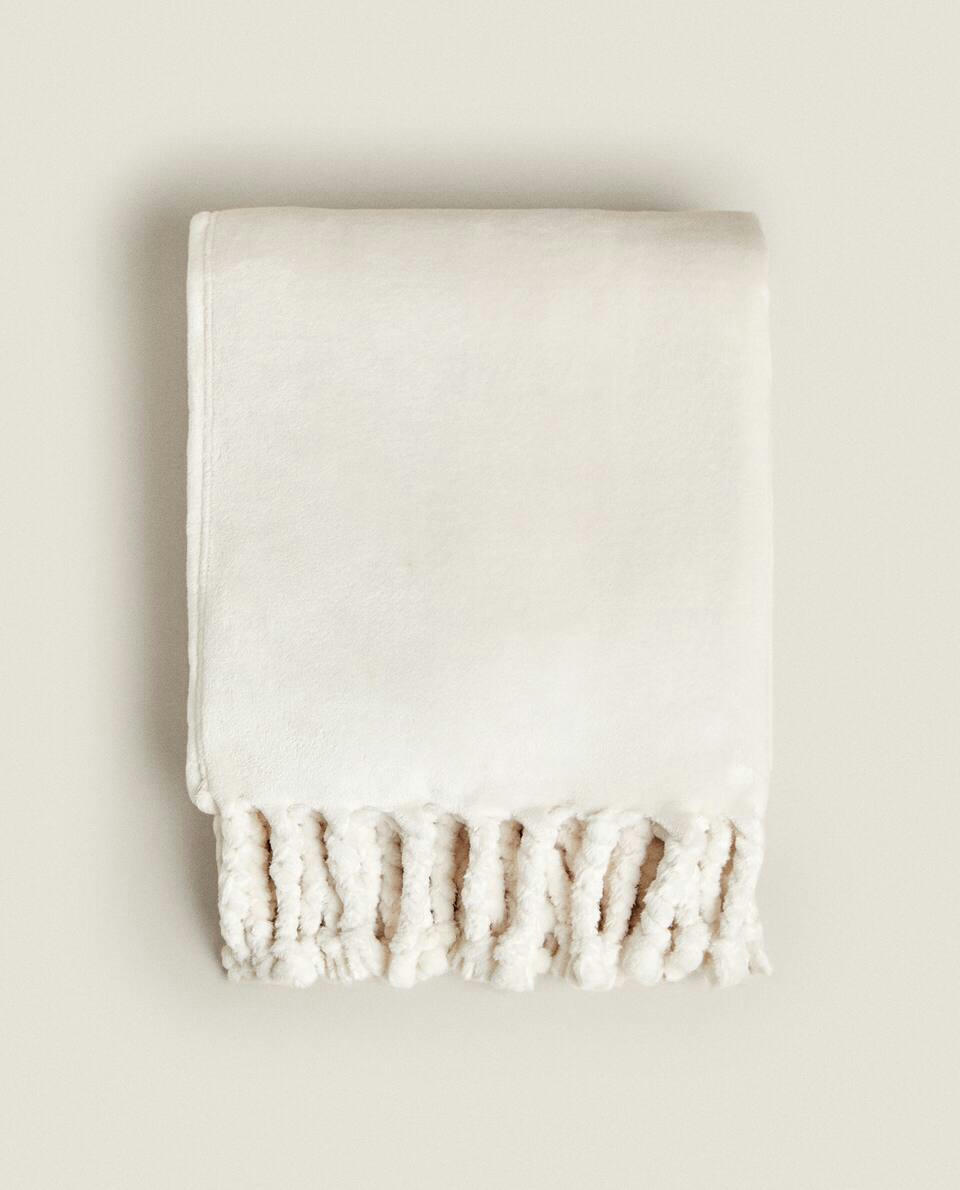 FLEECE BLANKET WITH FRINGING