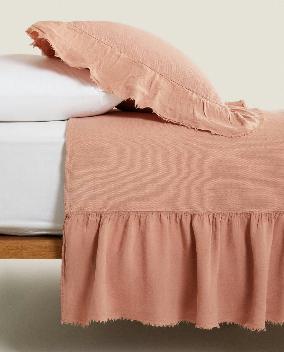 LINEN RUFFLE BEDSPREAD
