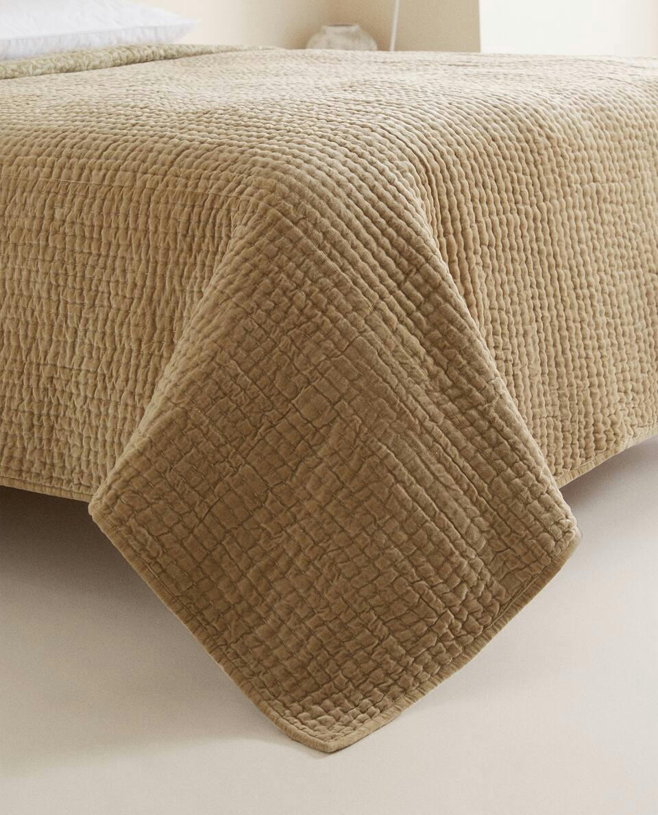VELVET QUILT