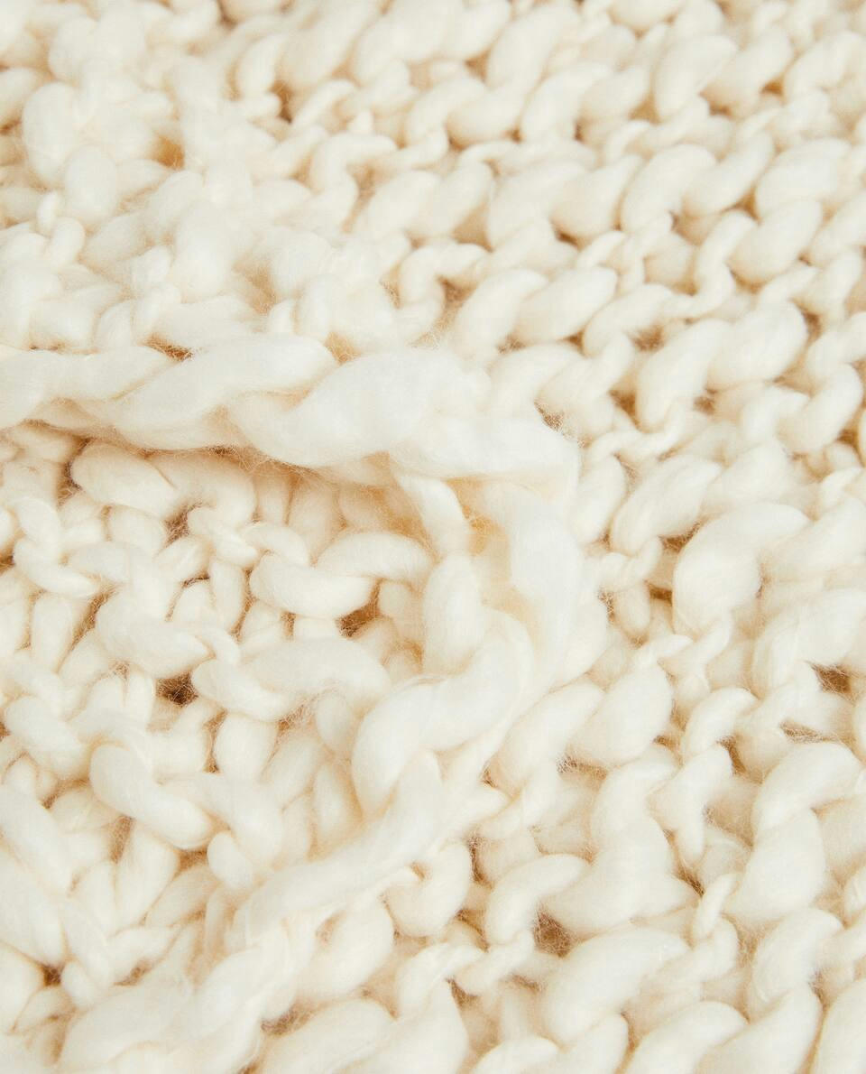 PLAIN CHUNKY KNIT BLANKET