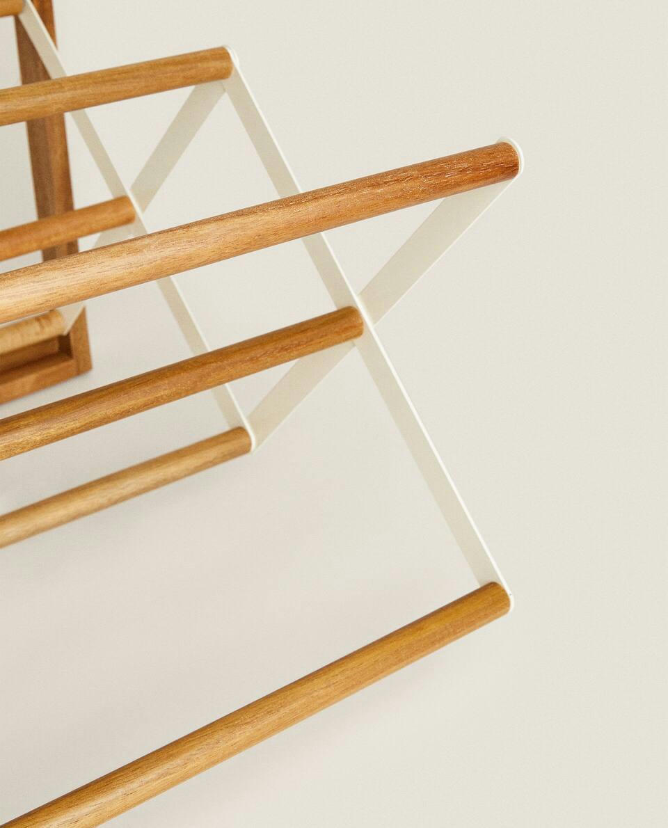 FOLDABLE WALL CLOTHES HORSE