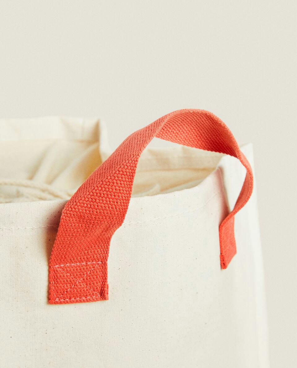 PEANUTS? BASKET WITH HANDLES