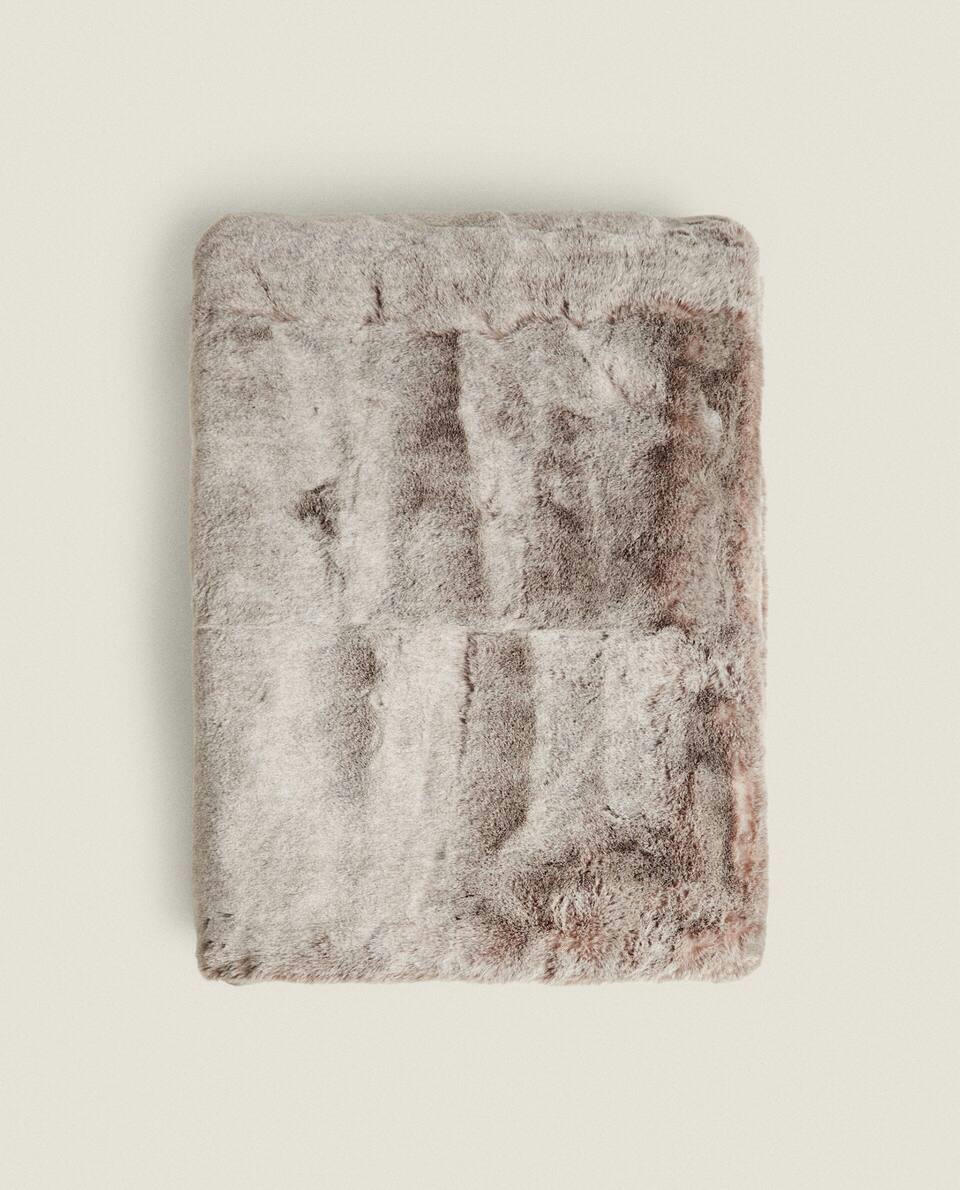FAUX FUR BLANKET