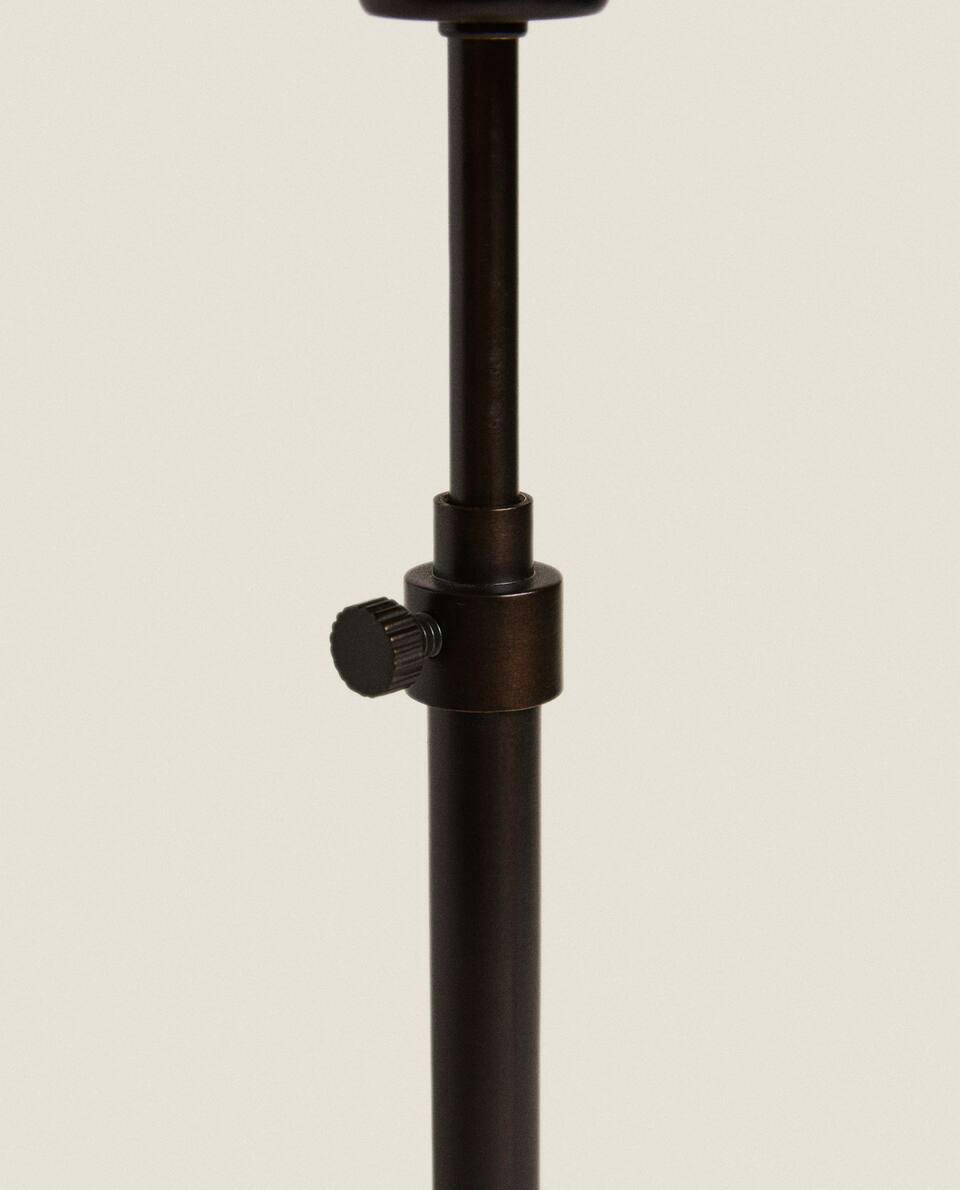 METAL BASE LAMP WITH LINEN LAMPSHADE