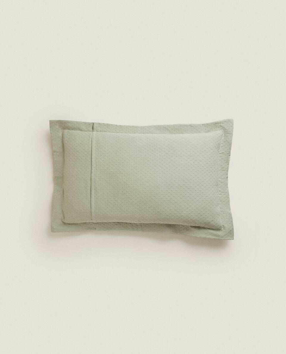 CUSHION COVER WITH POLKA DOT DESIGN