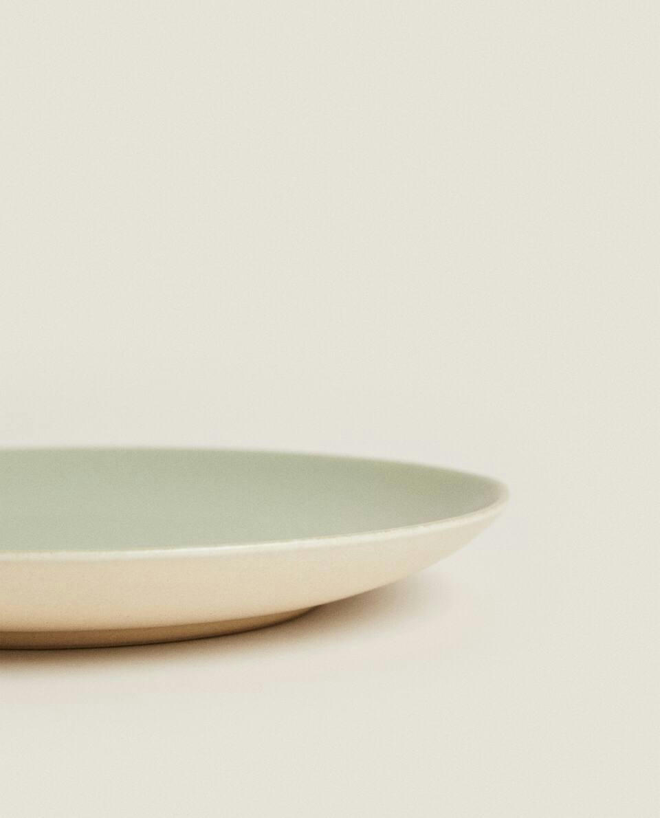 COLOURED STONEWARE TABLEWARE