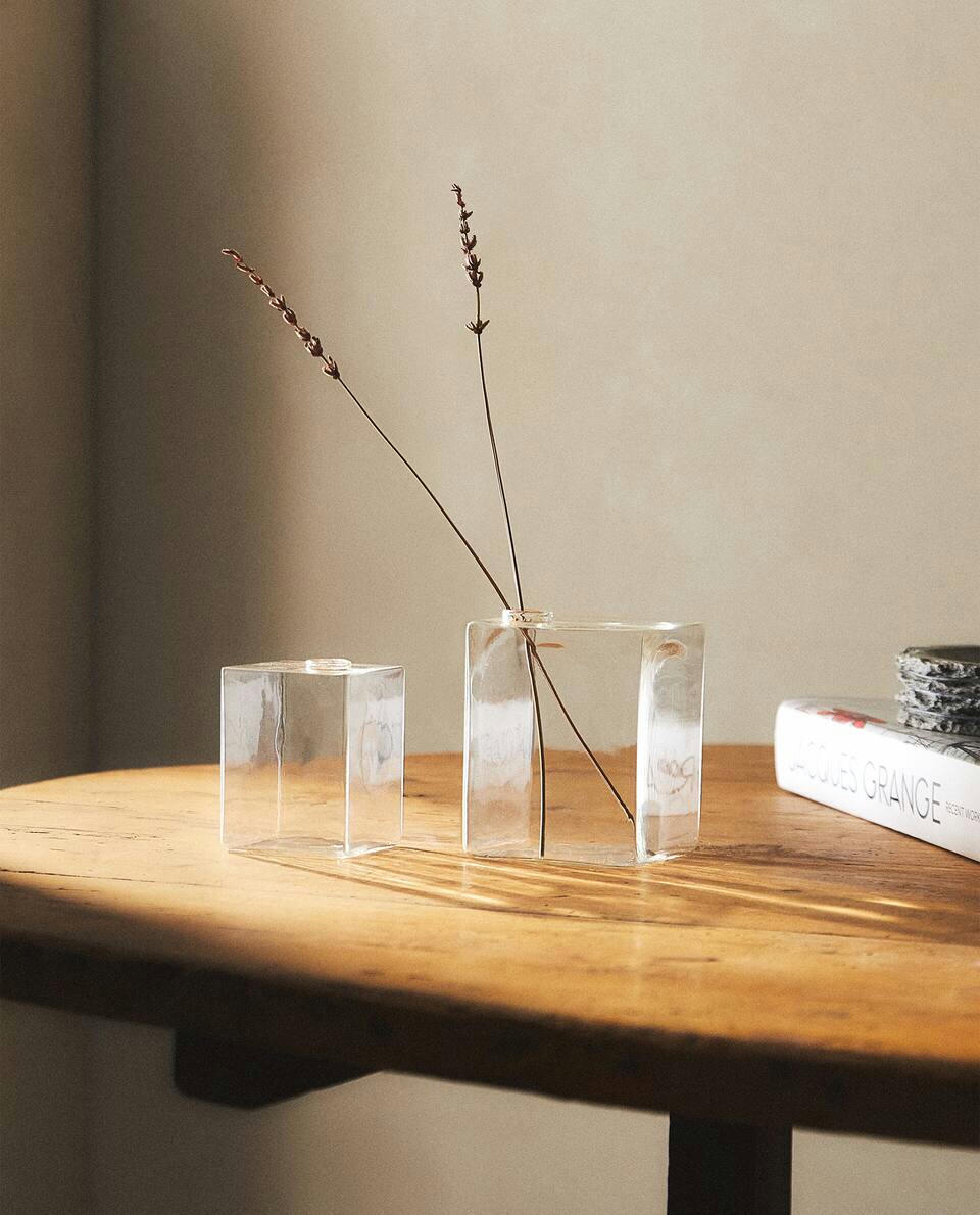 SQUARE GLASS VASE